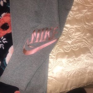 Women’s Nike leggings